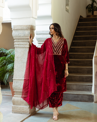 Roya Gulaab - Velvet Embroidered Suit Set