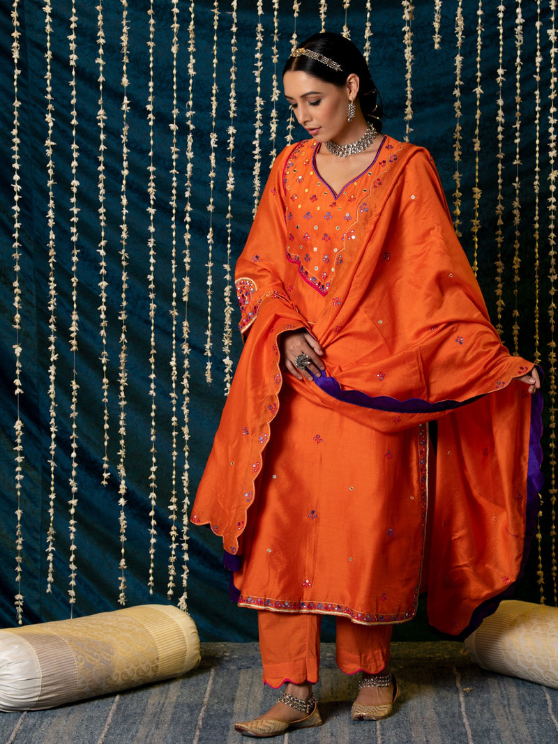 Hunar Narangi Kurta Set silk by Maison Shefali for women Worldwide