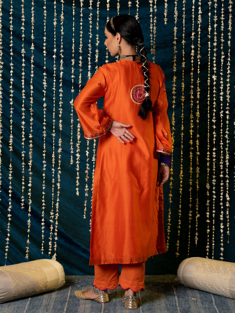 Hunar Narangi Kurta Set silk by Maison Shefali for women Worldwide