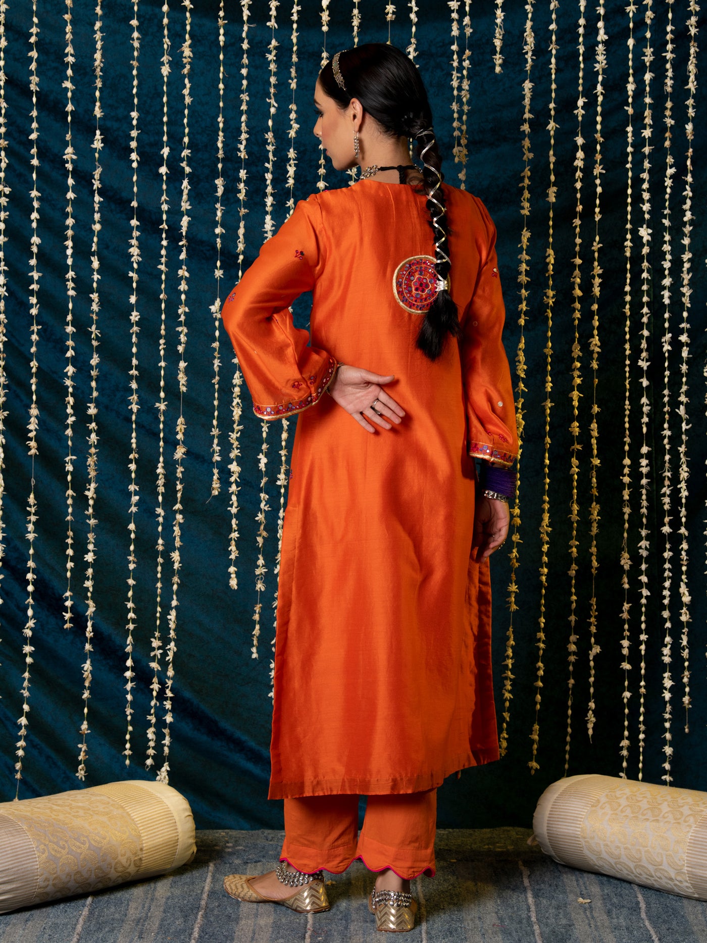 Hunar Narangi Kurta Set