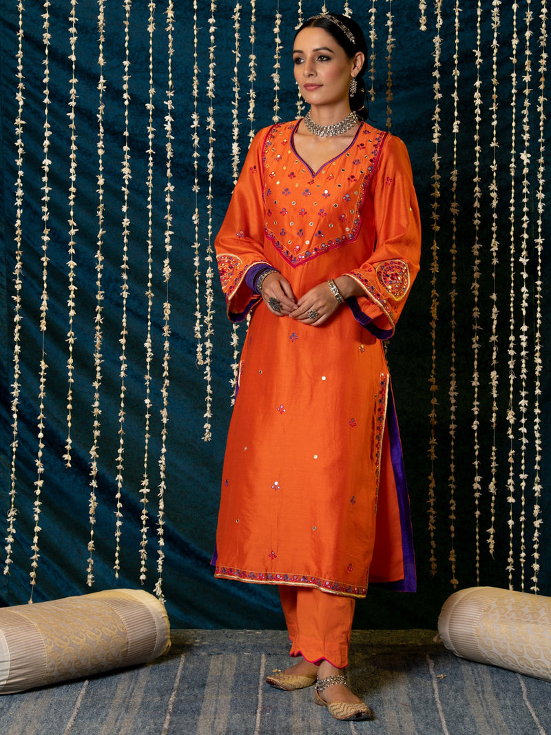 Hunar Narangi Kurta Set silk by Maison Shefali for women Worldwide