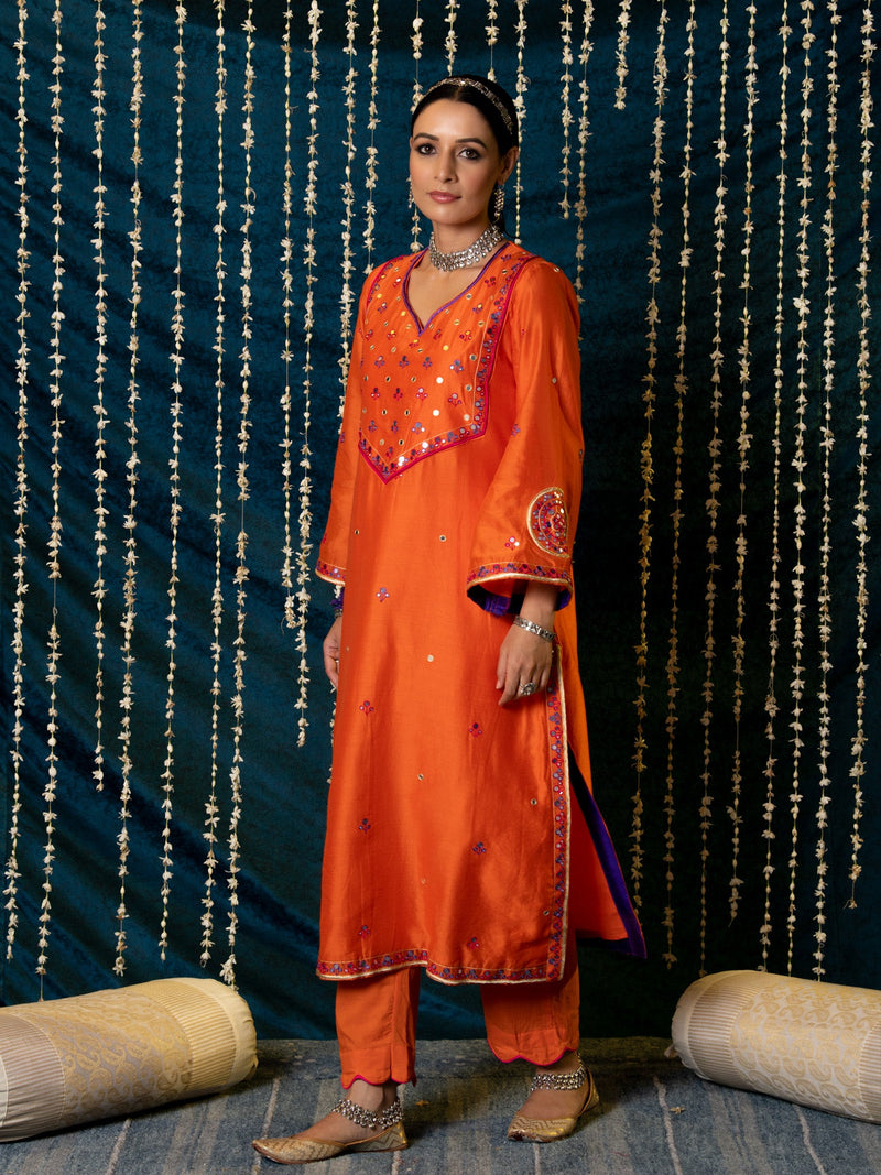 Hunar Narangi Kurta Set silk by Maison Shefali for women Worldwide