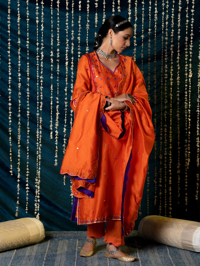 Hunar Narangi Kurta Set silk by Maison Shefali for women Worldwide
