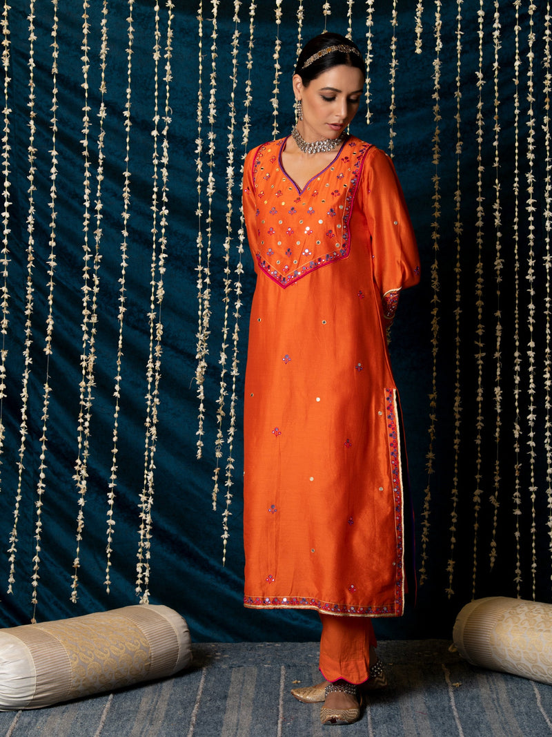 Hunar Narangi Kurta Set silk by Maison Shefali for women Worldwide