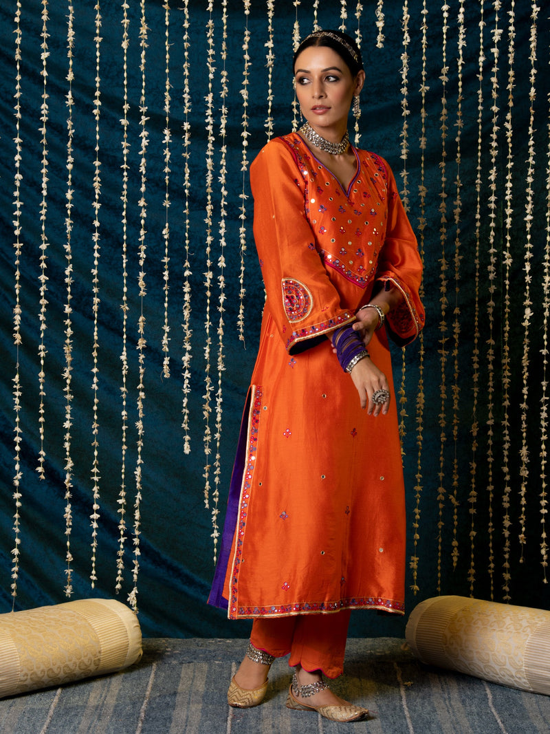 Hunar Narangi Kurta Set silk by Maison Shefali for women Worldwide