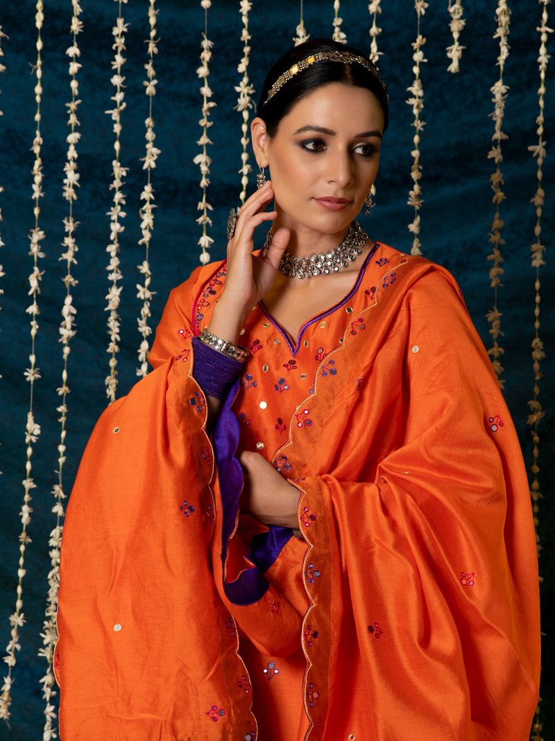 Hunar Narangi Kurta Set silk by Maison Shefali for women Worldwide