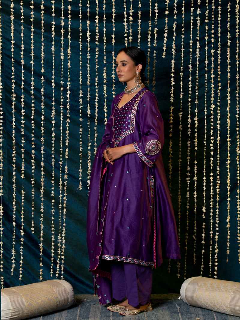 Hunar Kurta Set silk by Maison Shefali for women Worldwide