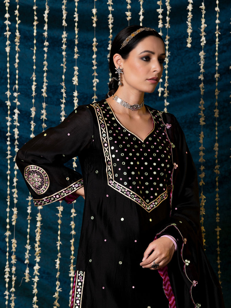 Hunar Ragini Kurta Set silk by Maison Shefali for women Worldwide