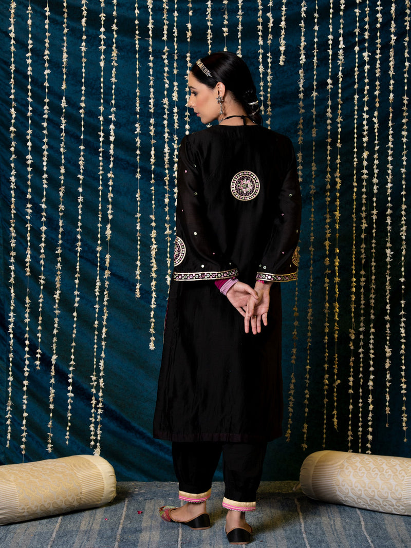Hunar Ragini Kurta Set silk by Maison Shefali for women Worldwide