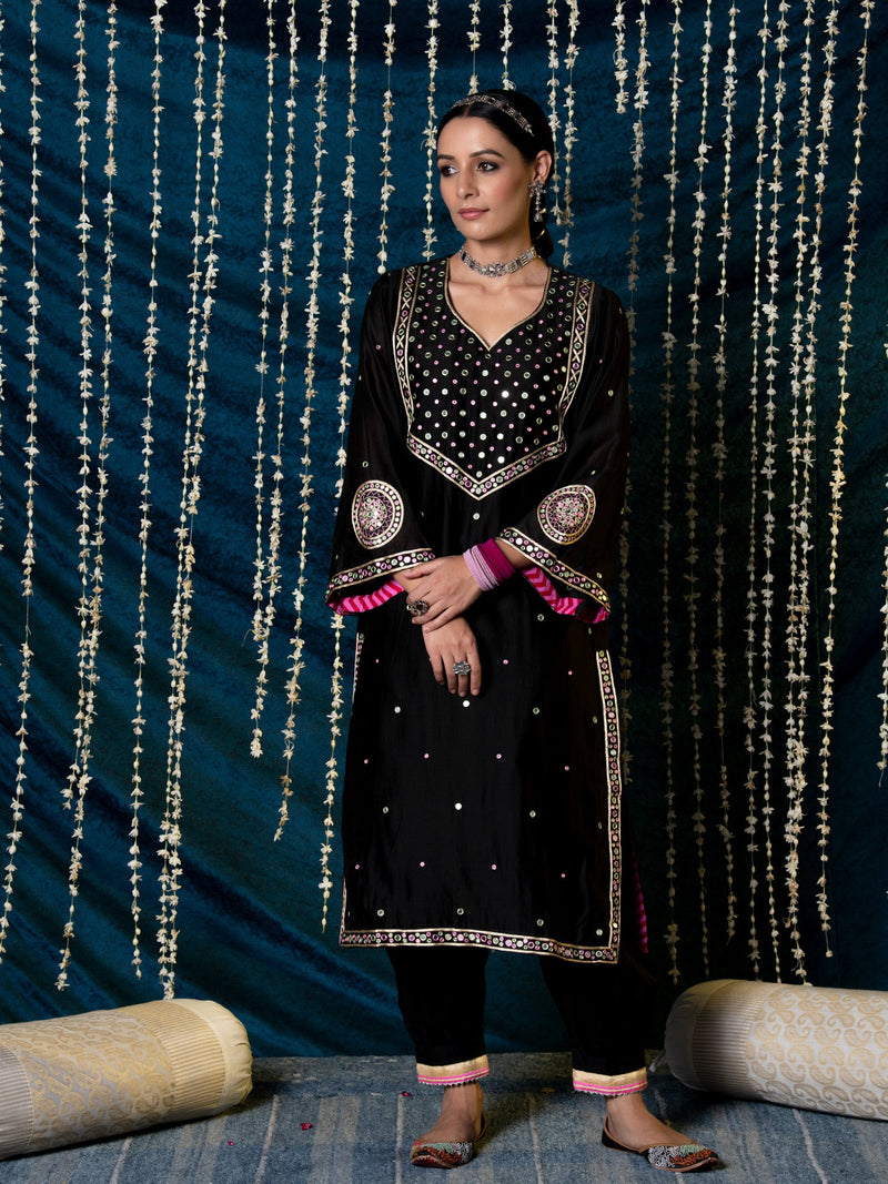 Hunar Ragini Kurta Set silk by Maison Shefali for women Worldwide
