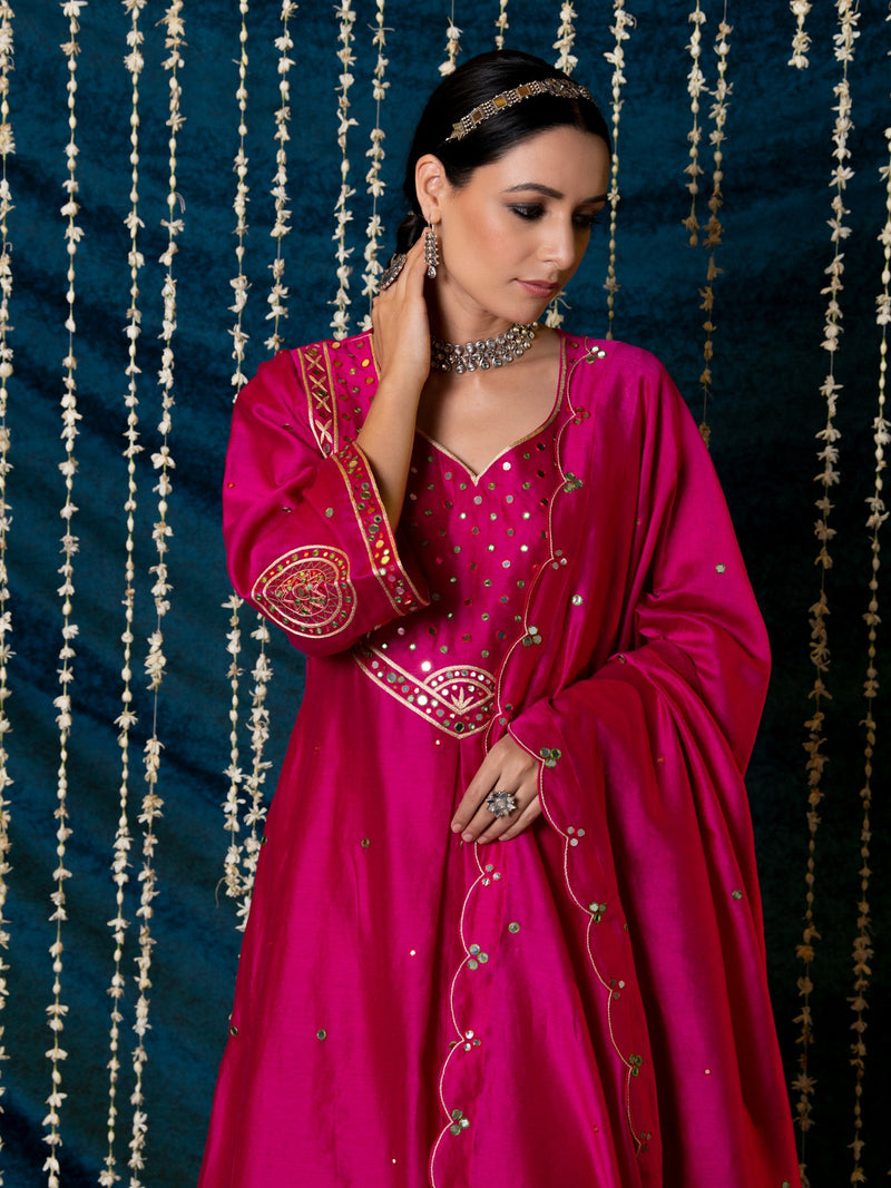 Hunar Gulabi Kurta Set silk by Maison Shefali for women Worldwide