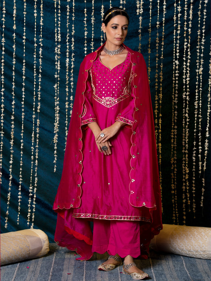 Hunar Gulabi Kurta Set silk by Maison Shefali for women Worldwide