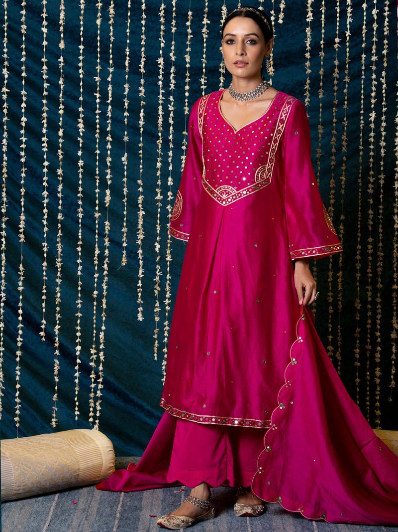 Hunar Gulabi Kurta Set silk by Maison Shefali for women Worldwide