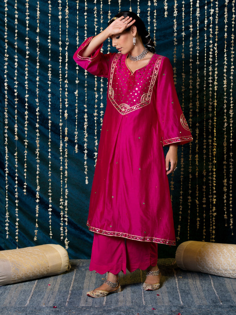 Hunar Gulabi Kurta Set silk by Maison Shefali for women Worldwide