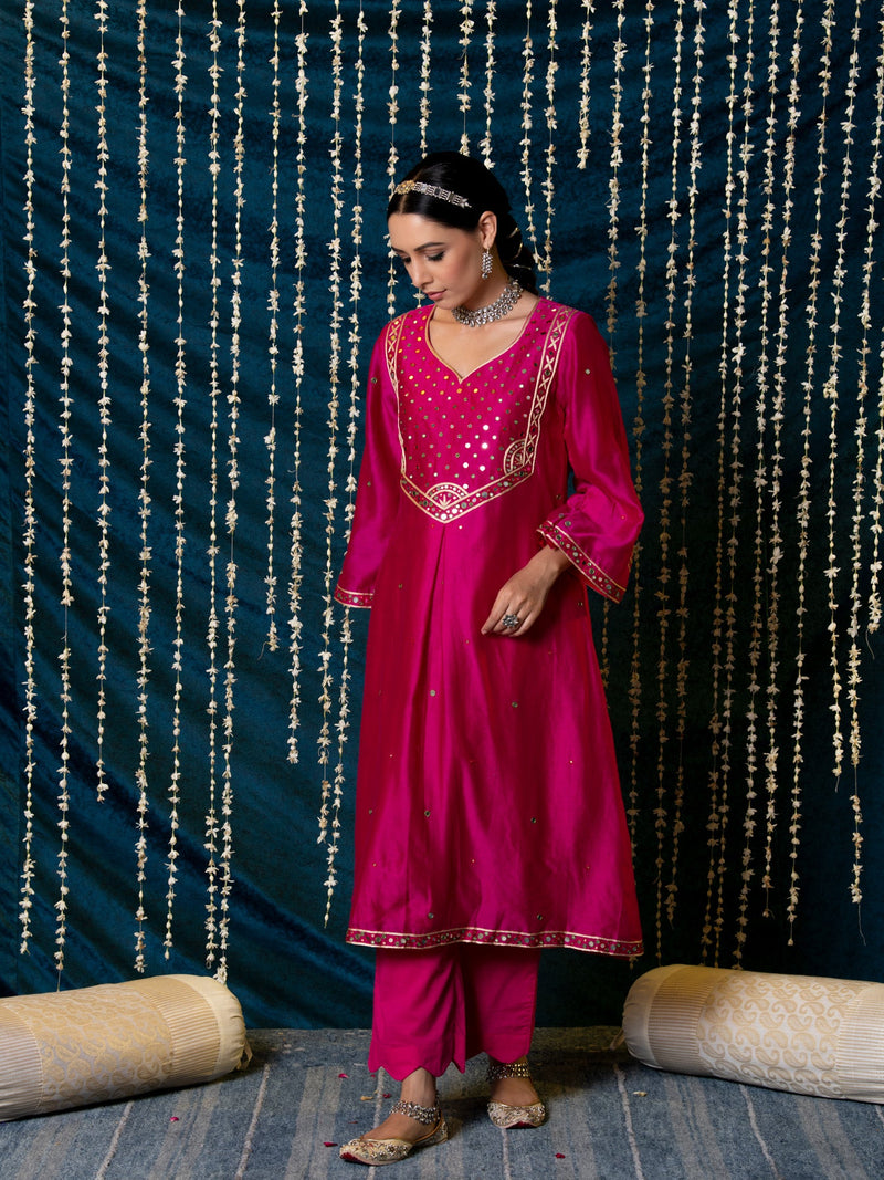 Hunar Gulabi Kurta Set silk by Maison Shefali for women Worldwide