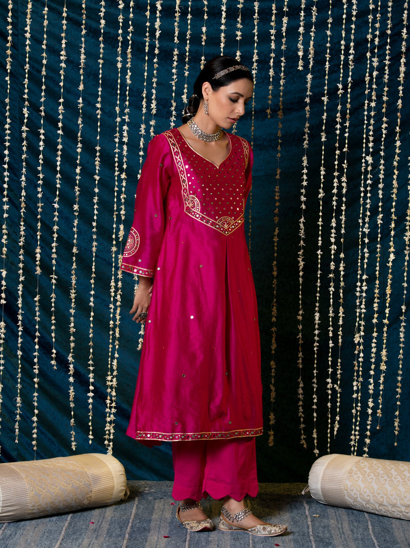 Hunar Gulabi Kurta Set silk by Maison Shefali for women Worldwide