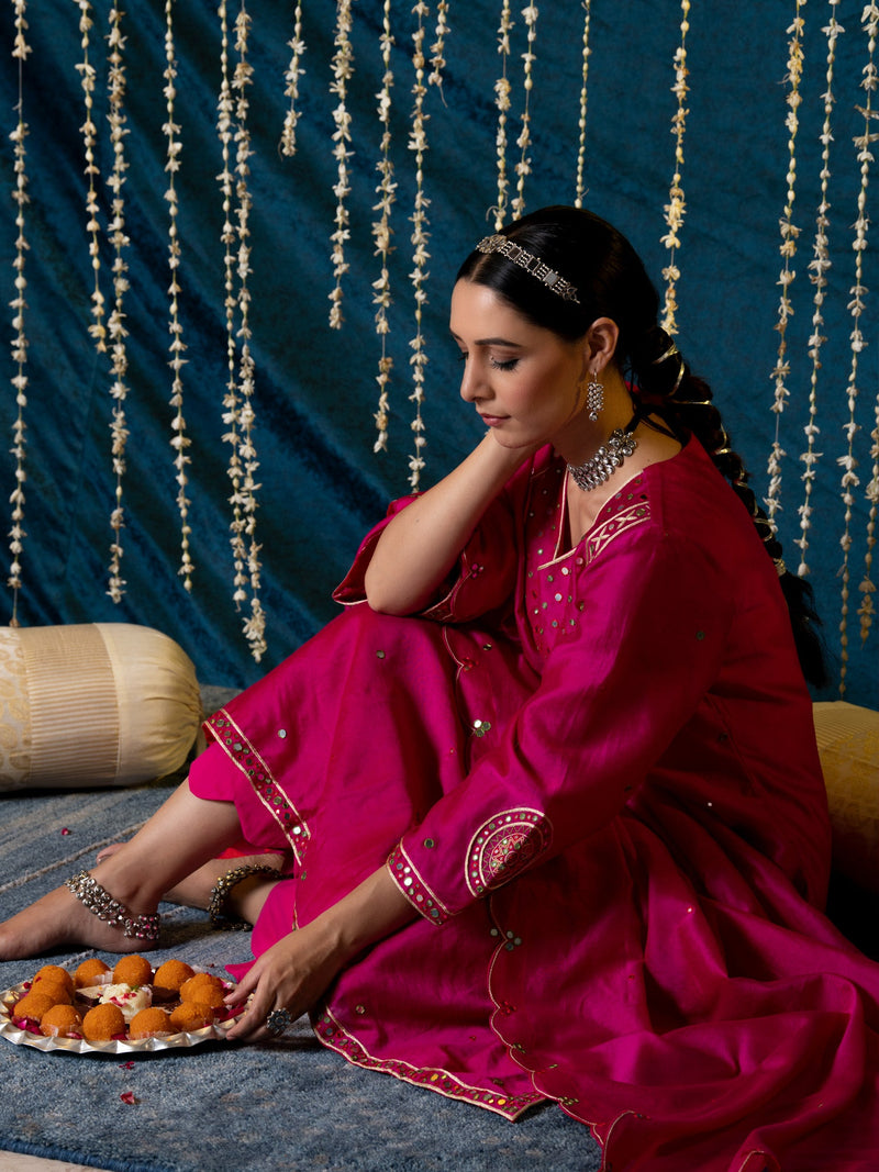 Hunar Gulabi Kurta Set silk by Maison Shefali for women Worldwide