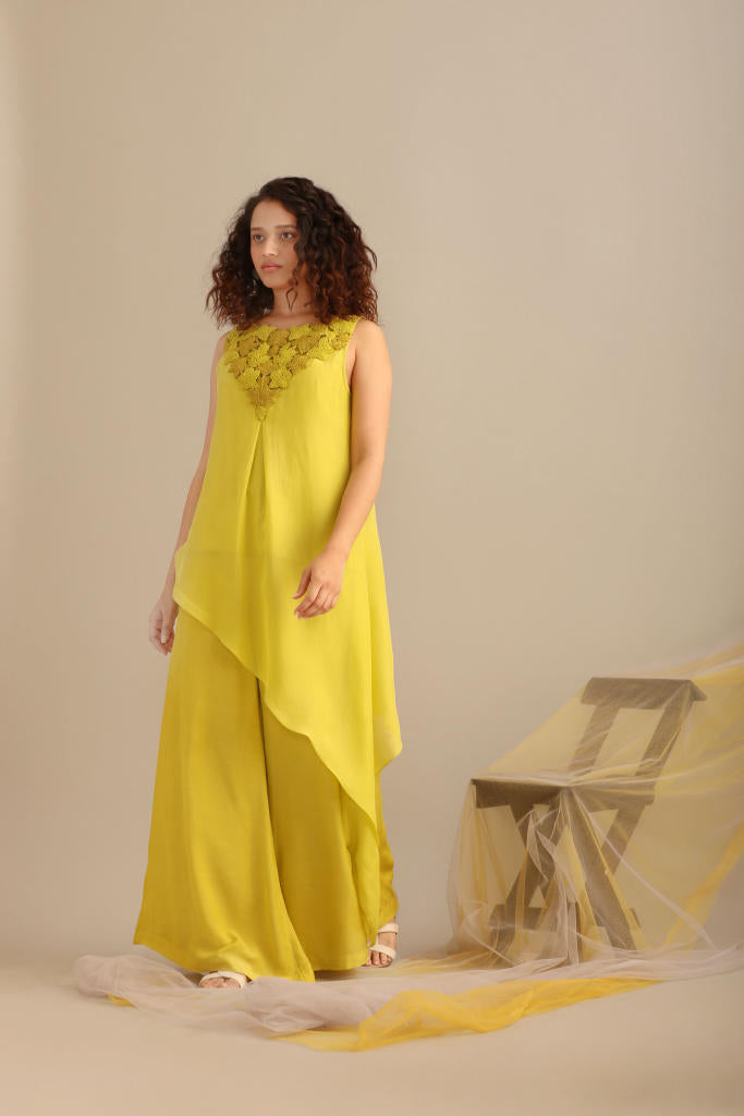 ASYMMETRIC SLEEVELESS FLAT CHIFFON KURTA SET chiffon by Myoho for women Worldwide