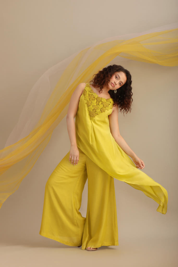 ASYMMETRIC SLEEVELESS FLAT CHIFFON KURTA SET chiffon by Myoho for women Worldwide