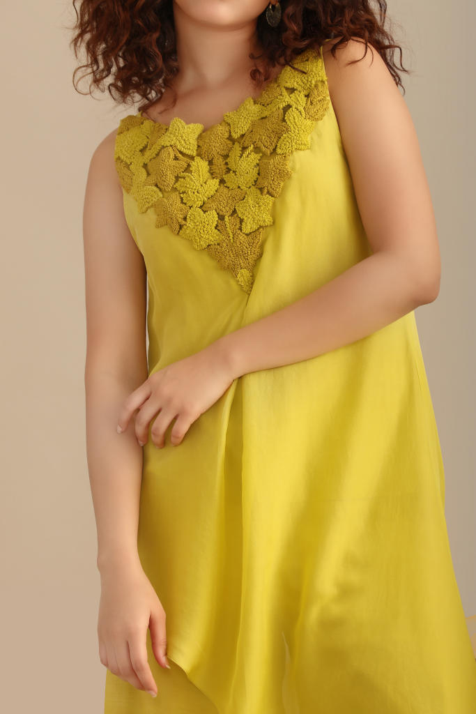 ASYMMETRIC SLEEVELESS FLAT CHIFFON KURTA SET chiffon by Myoho for women Worldwide