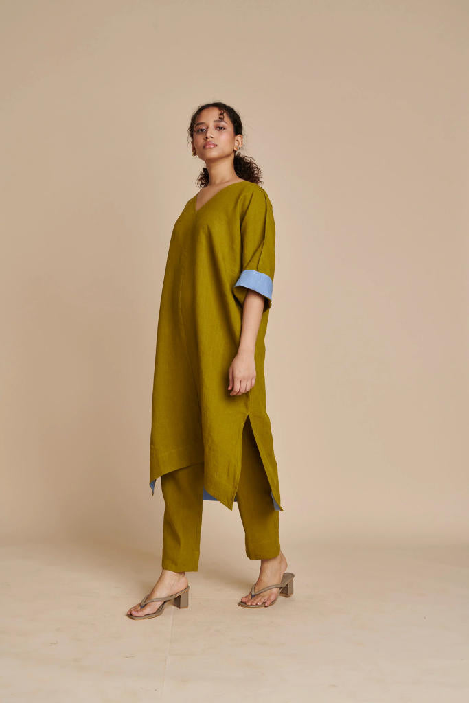 Mehendi Linen Dolman Kurta Set linen by Saphed in green color for women Worldwide