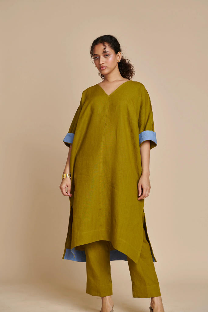 Mehendi Linen Dolman Kurta Set linen by Saphed in green color for women Worldwide