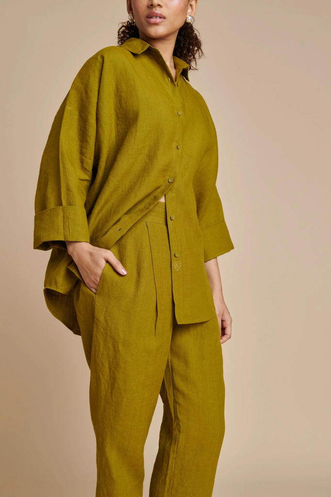 Mehendi Linen Pleated Pants linen by Saphed in green color for women Worldwide