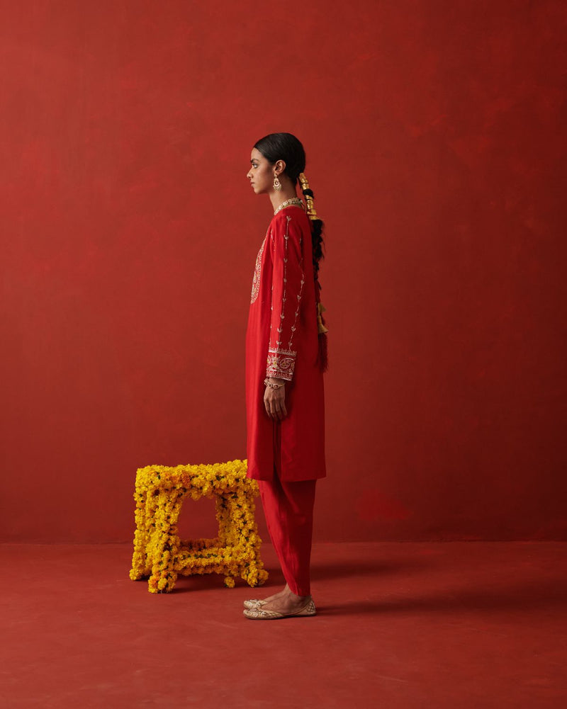 NAWAAZISH & ZIVAH KURTA & PANT silk by Rashika Mittal in red color for women Worldwide