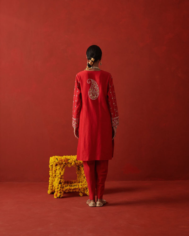 NAWAAZISH & ZIVAH KURTA & PANT silk by Rashika Mittal in red color for women Worldwide