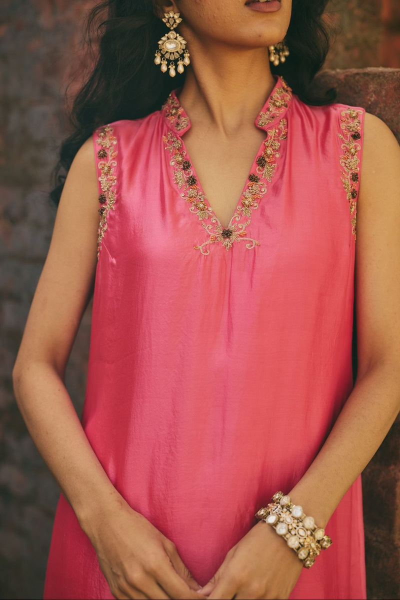 NOORPARI & SURKH KURTA & PANT silk by Rashika Mittal in multi color for women Worldwide