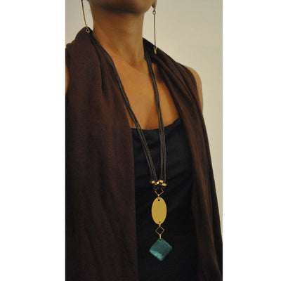 MOSCADA NECKPIECE