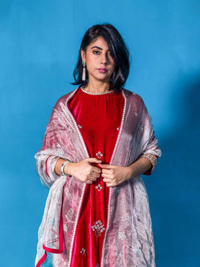 Nissa Dupatta