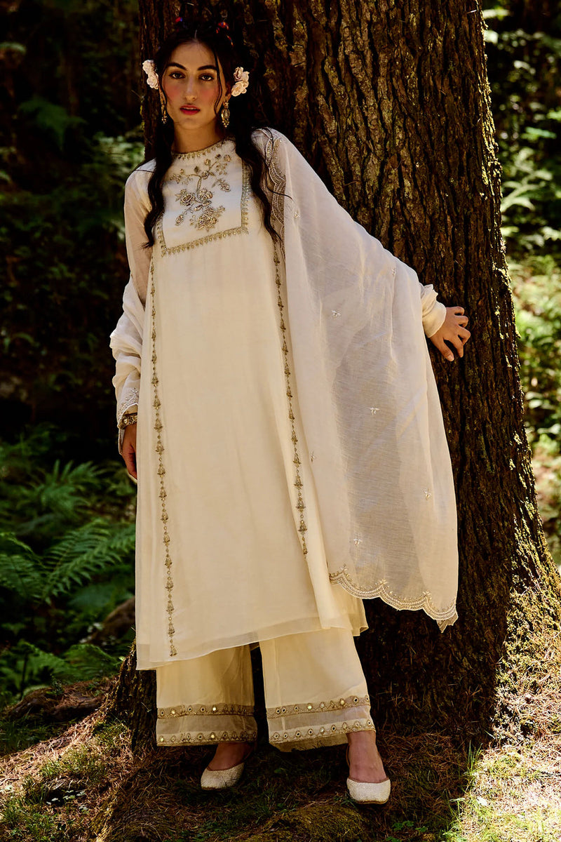 Oakley Kurta Set chanderi by Paulmi & Harsh-kahan Sep'26 in off white for women Worldwide