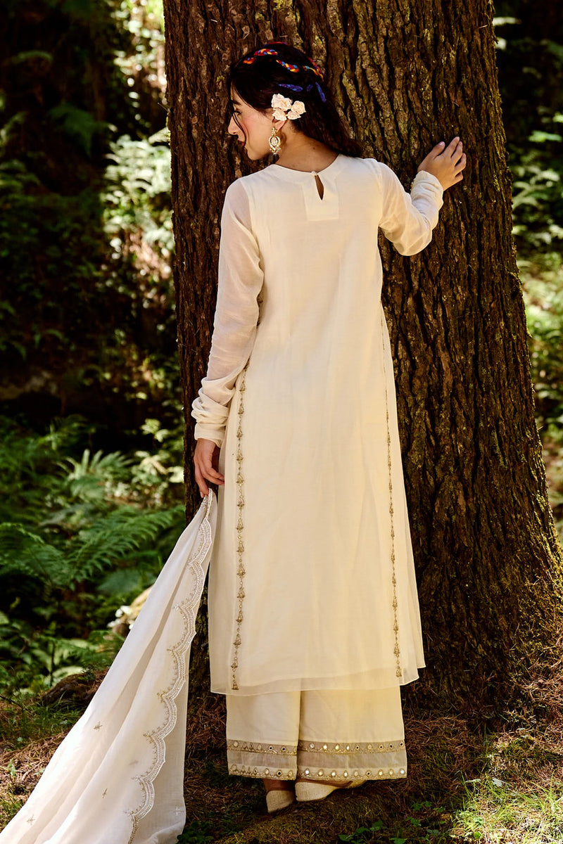 Oakley Kurta Set chanderi by Paulmi & Harsh-kahan Sep'26 in off white for women Worldwide