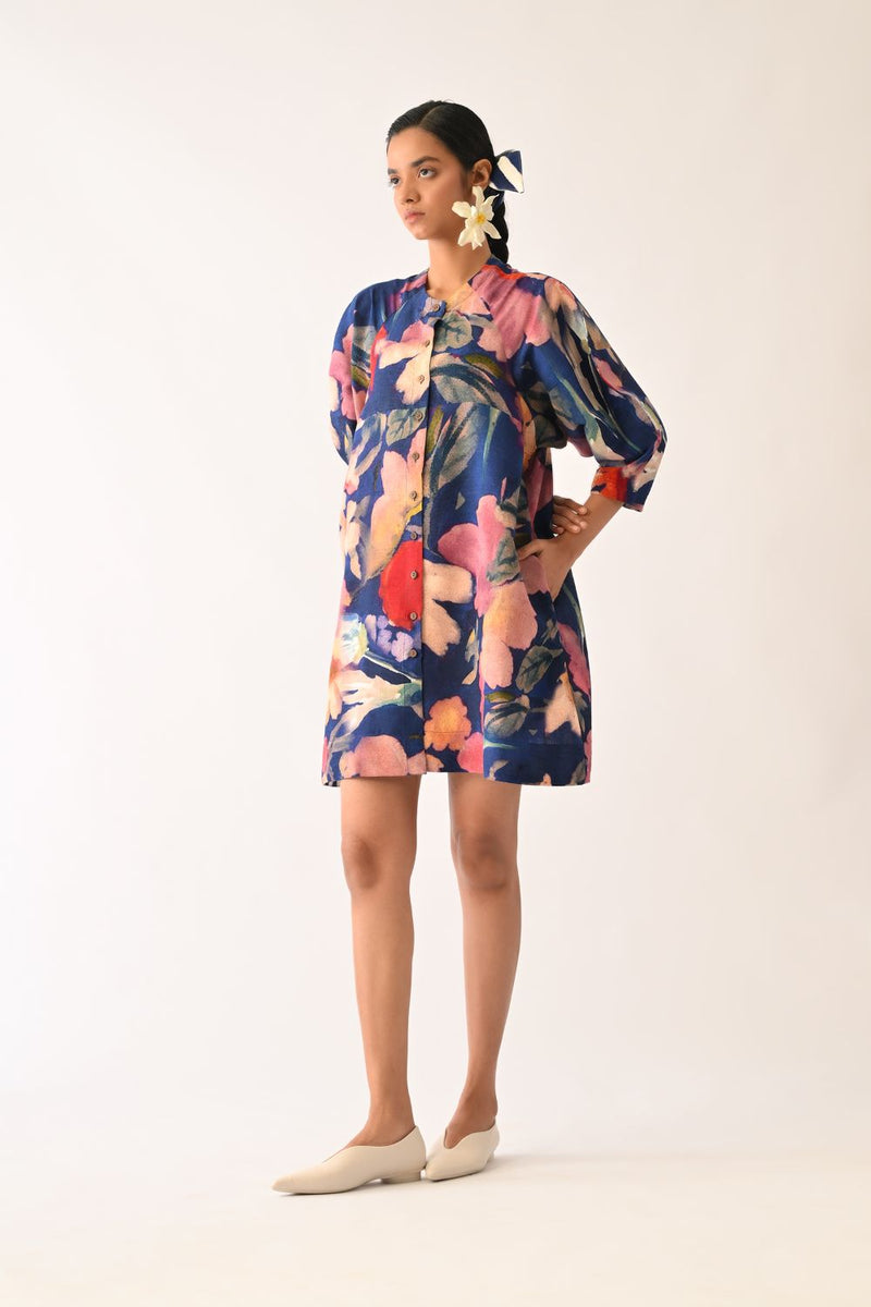 Liberty RB Bubble Sleeve Aline Short Dress

 cotton dress by O'Frida in royal blue for women Worldwide
