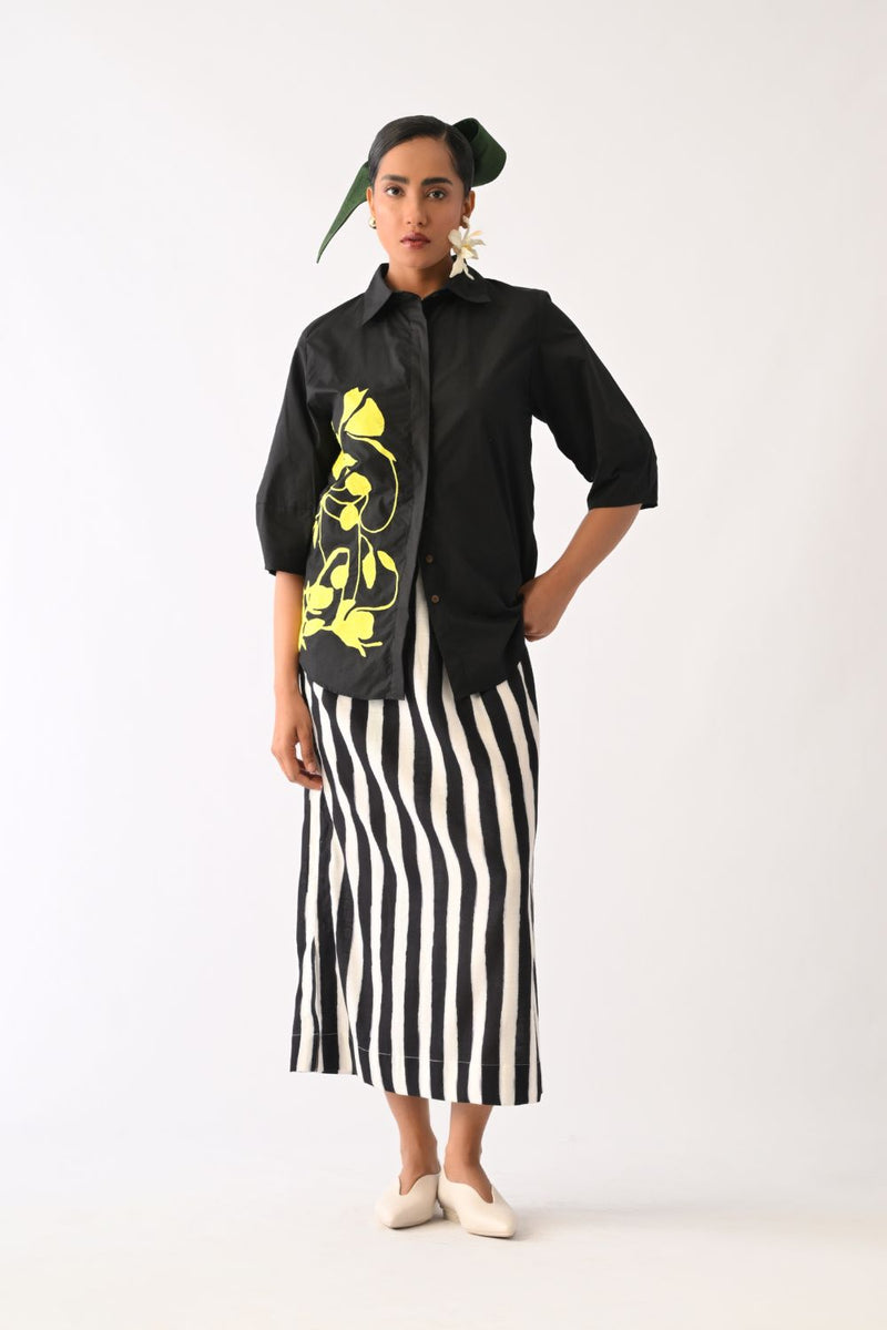 Mono Black Lantern Sleeve Appliqué Top poplin top/shirt by O'Frida in all-black for women Worldwide