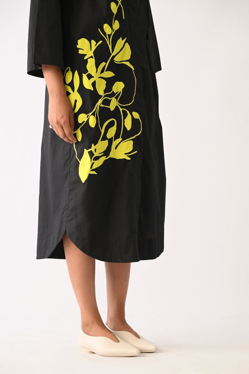 Mono Black Wrap Appliqué Dress poplin dress by O'Frida in all-black for women Worldwide