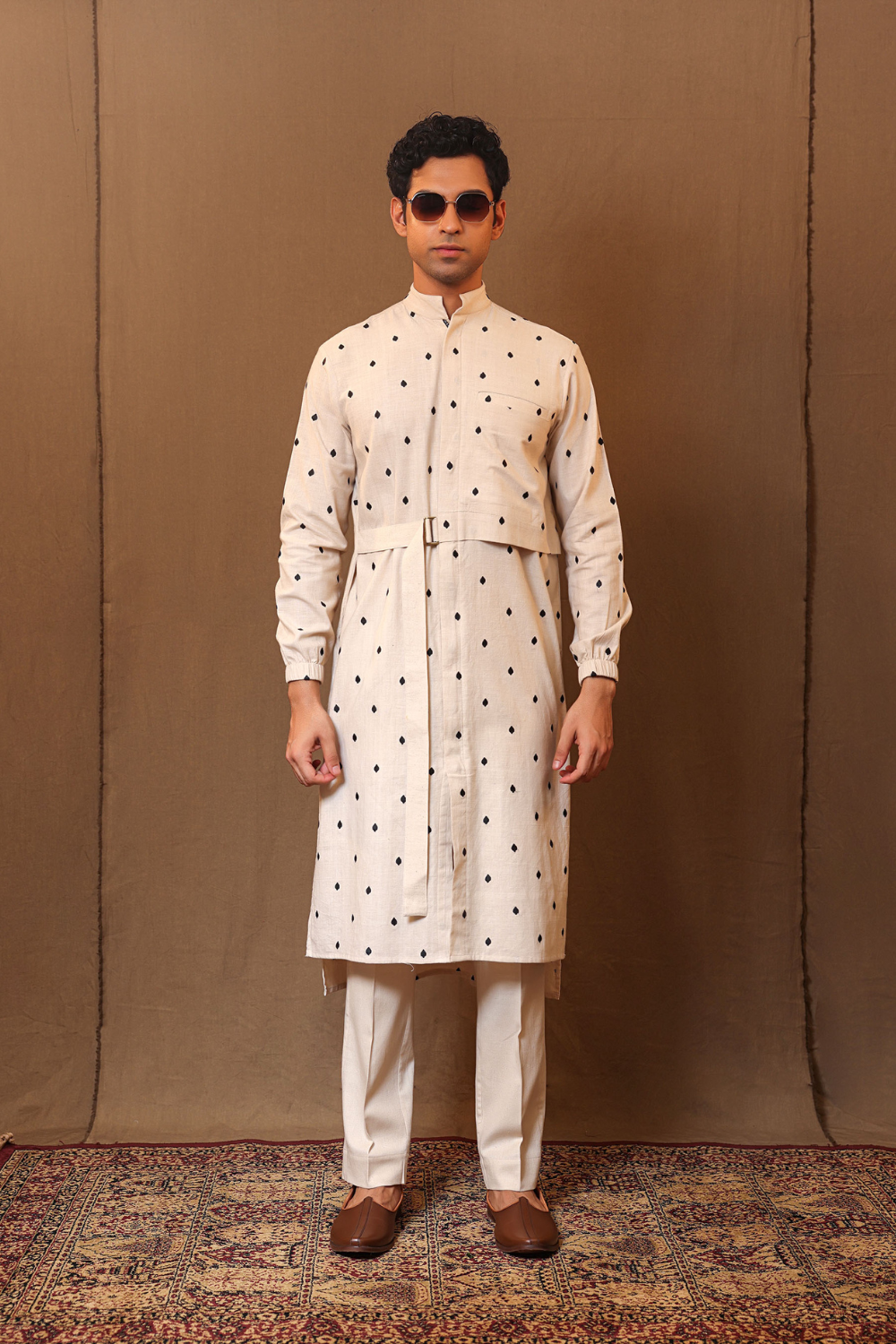 Off-White Spade EMB Belted Kurta Set (2 PCS)