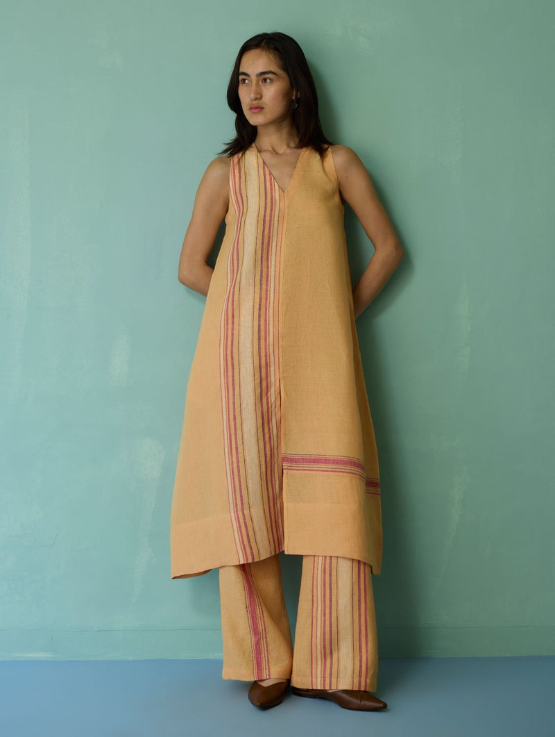 Vanya Border Linen Sleeveless Kurta Set - Apricot linen light kurta set by Manan in apricot for women Worldwide