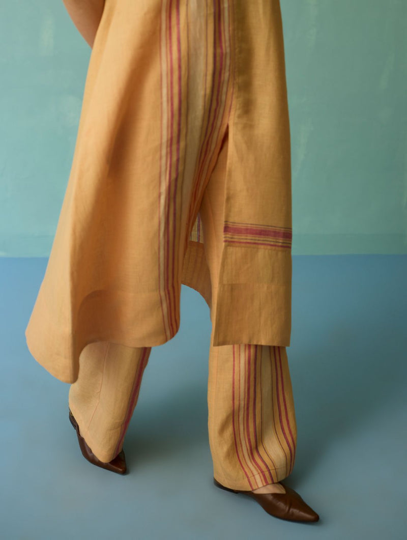 Vanya Border Linen Sleeveless Kurta - Apricot linen light kurta set by Manan in apricot for women Worldwide