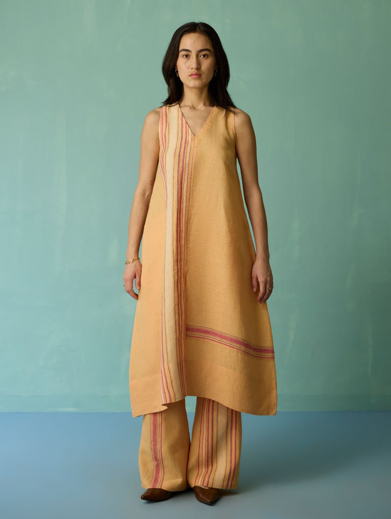 Vanya Border Linen Sleeveless Kurta Set - Apricot linen light kurta set by Manan in apricot for women Worldwide