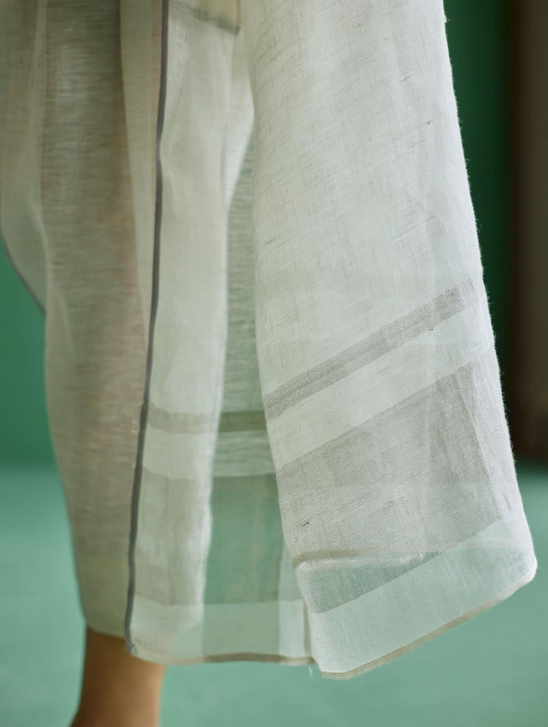 Shuri Metallic Linen Dupatta - Ivory linen by Manan in navy color for women Worldwide