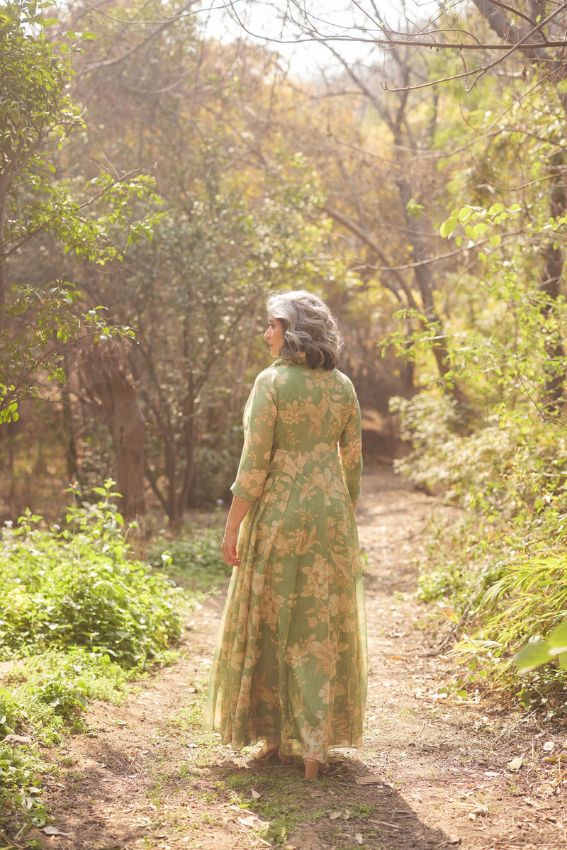 Fawn Maxi Set chanderi by Paulmi & Harsh in green for women Worldwide