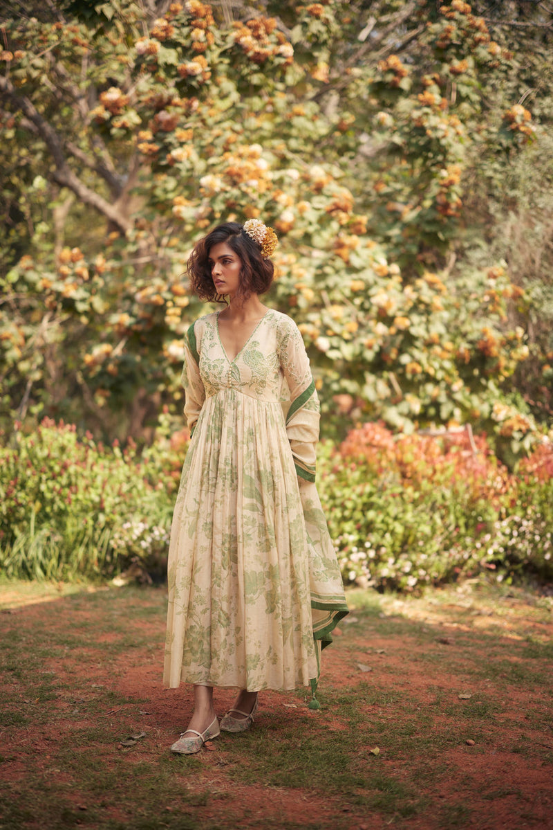 Fern Anarkali Set chanderi by Paulmi & Harsh in green, ivory for women Worldwide