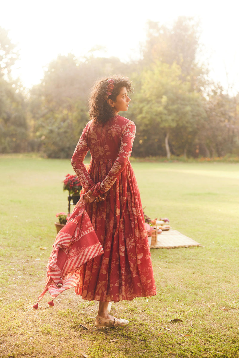 Lark Anarkali Set chanderi by Paulmi & Harsh in red for women Worldwide