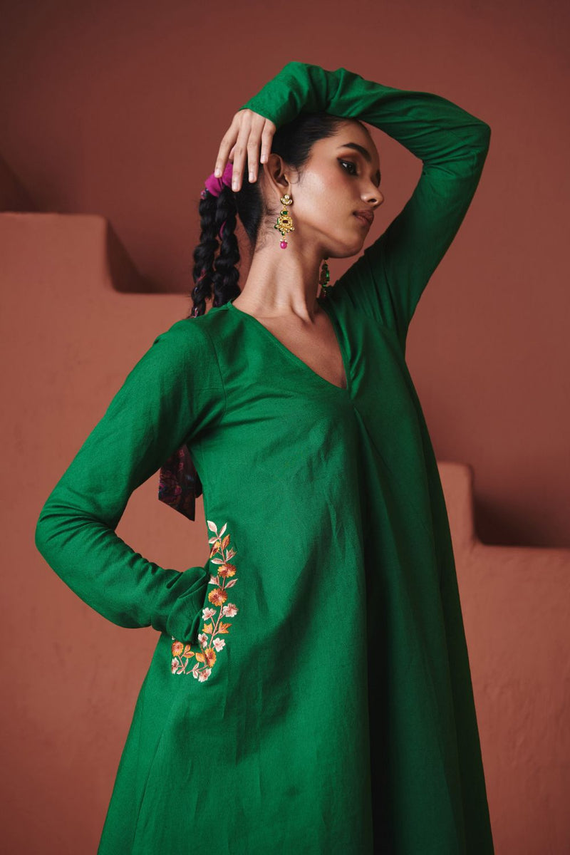 Panna Linen Embroidered Pocket Kurta Set cotton by Saphed in green color for women Worldwide