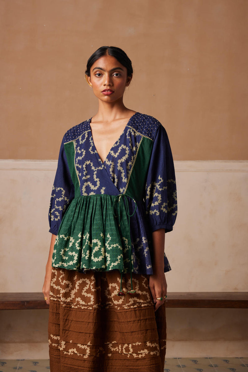 Poem top-(Indigo-Emerald Spiral) cotton by CORD for women Worldwide