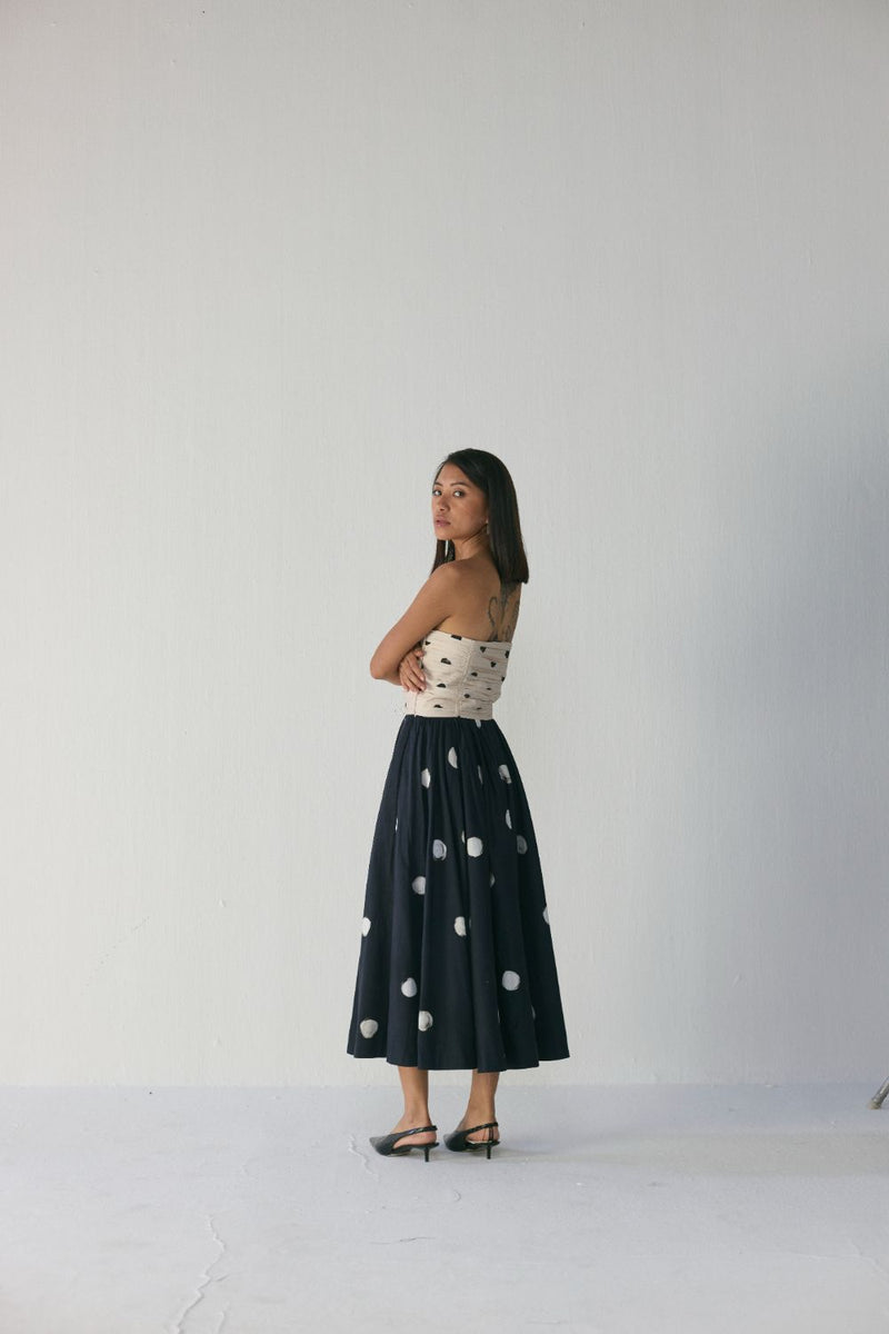Porto Strapless Dress satin by YAM in black color for women Worldwide