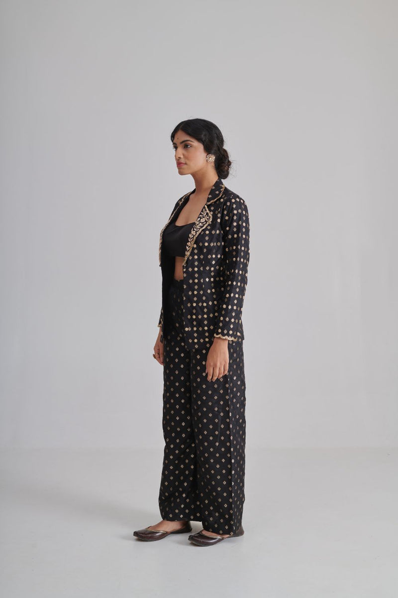 RAAT RANI, VANI & KIYARA CO-ORD SET silk by Rashika Mittal in black color for women Worldwide