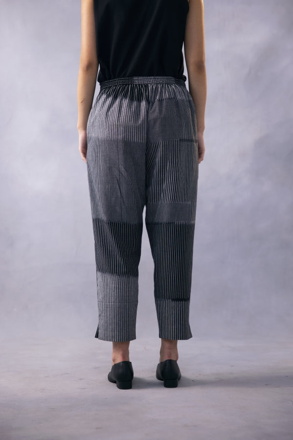 DRIZZLE CAPRI PANT